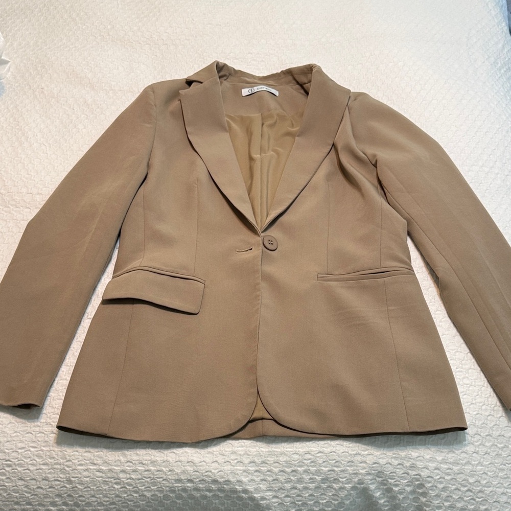 Classic Tan Women's Blazer